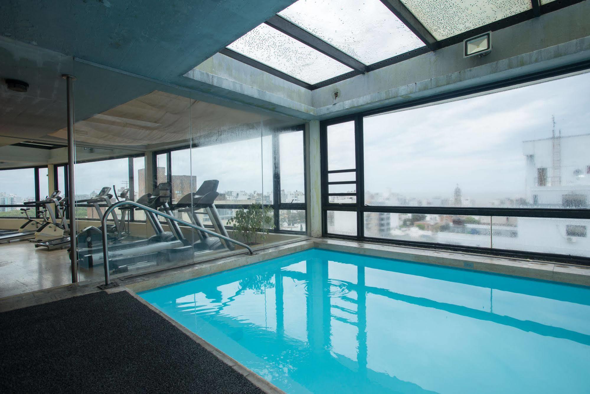 Tryp Montevideo Hotel Экстерьер фото
